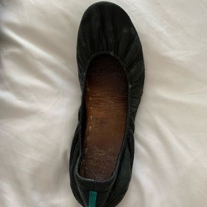 RIGHT matte Black Tieks size 8